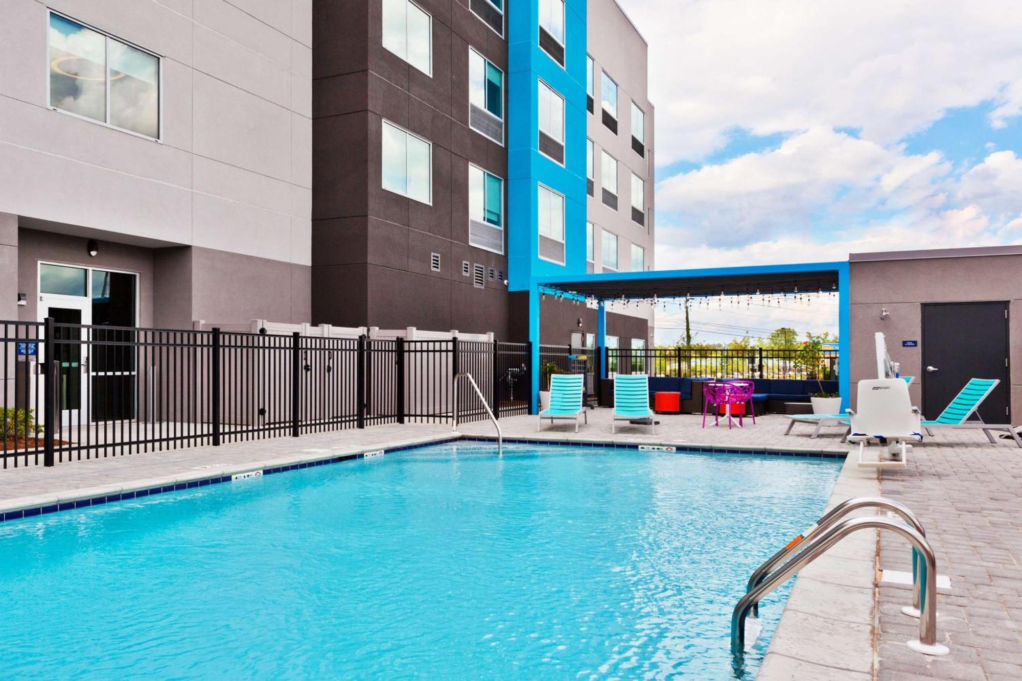 Tru By Hilton Auburn Hotel Exterior foto