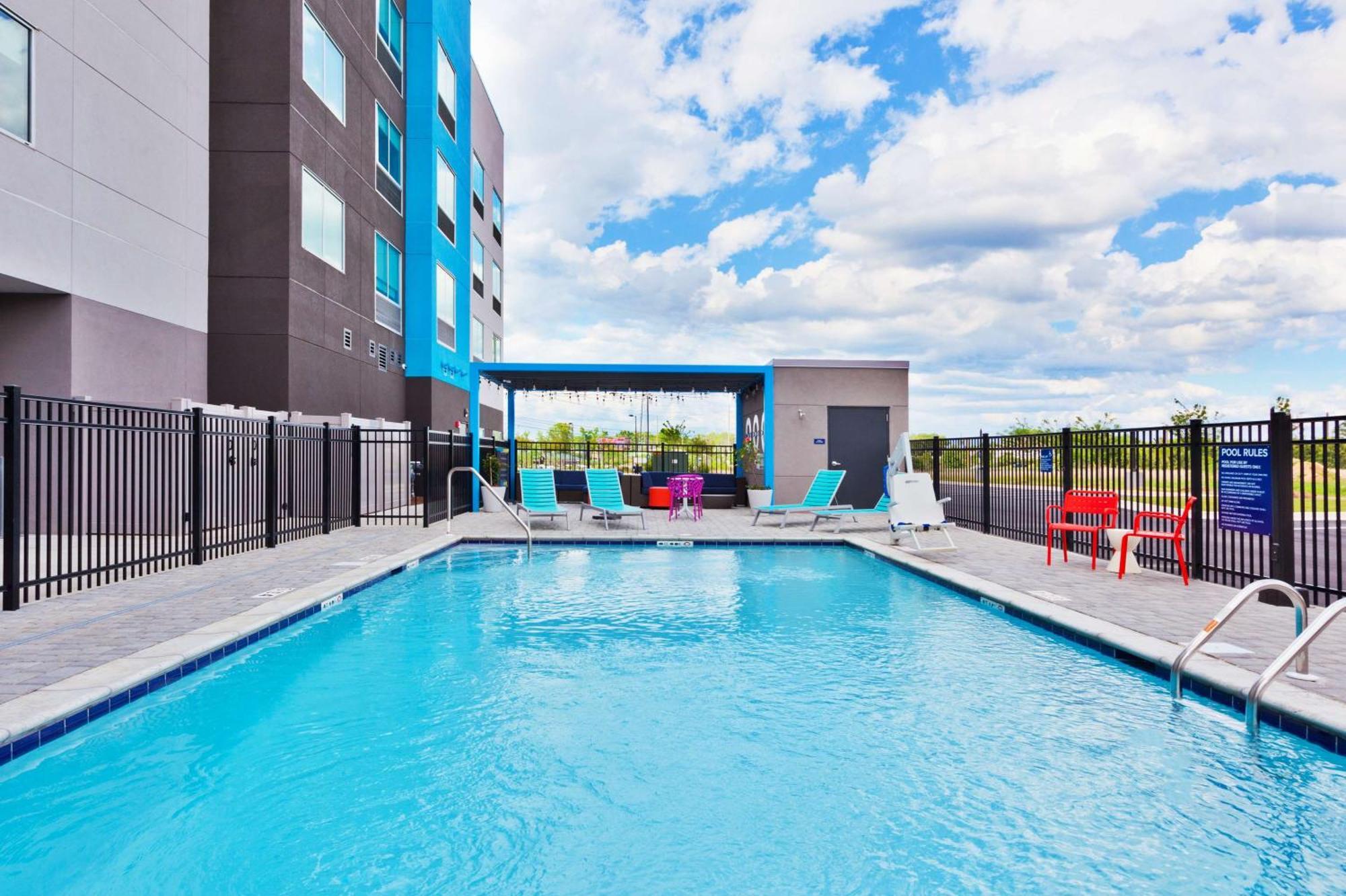 Tru By Hilton Auburn Hotel Exterior foto